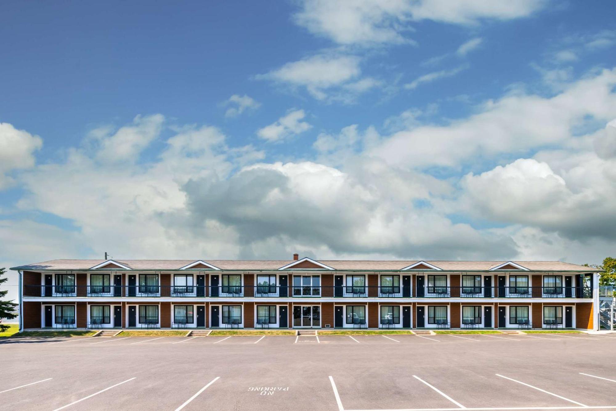 Quality Inn & Suites Garden Of The Gulf Summerside Eksteriør billede